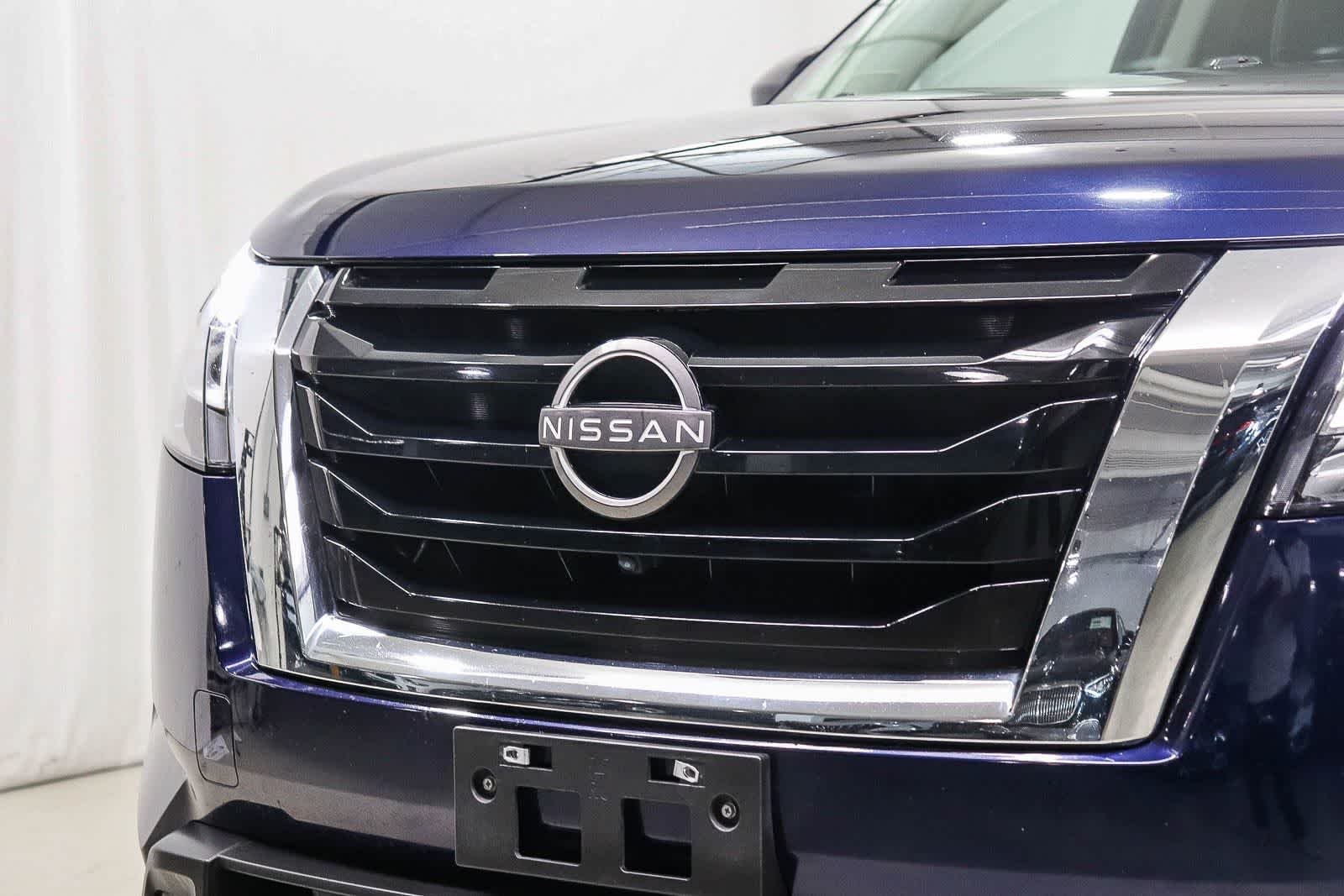 Used 2022 Deep Ocean Blue Pearl Nissan SL image 8