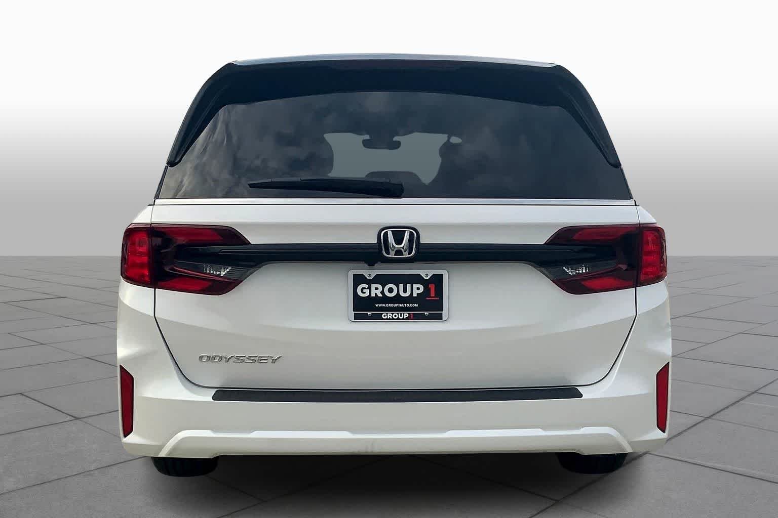 New 2026 Platinum White Pearl Honda EX-L image 4