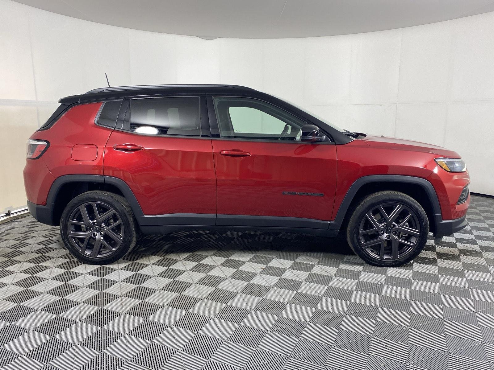 Used 2026 Red Hot Pearlcoat Jeep Limited image 4