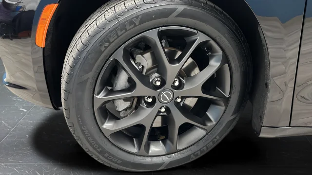 Used 2025 Diamond Black Chrysler Limited image 39