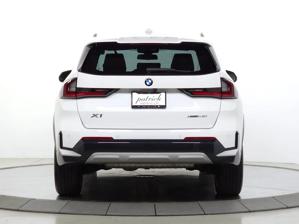 Used 2023 White BMW xDrive28i image 5