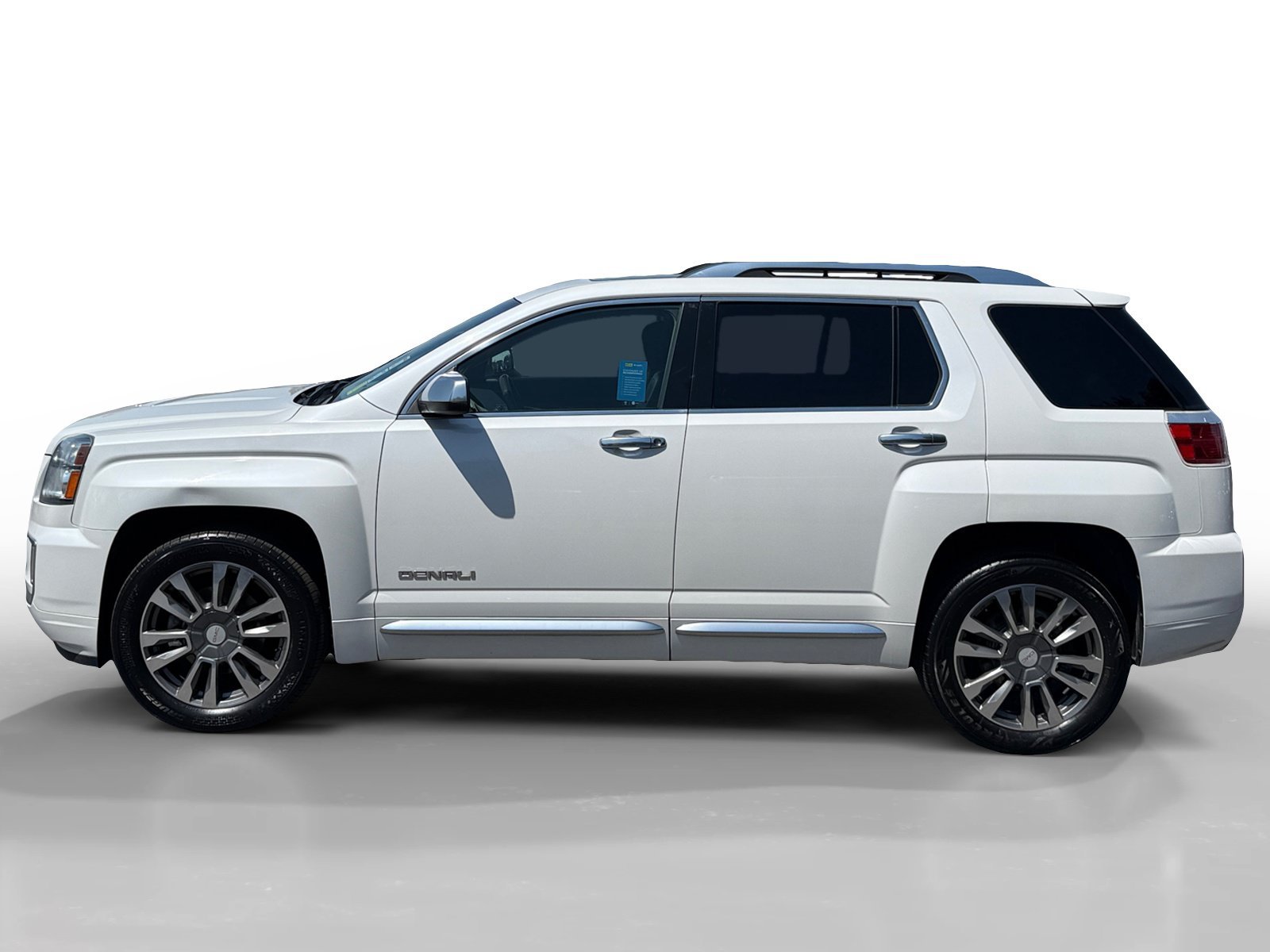 Used 2016 White Frost GMC Denali image 2