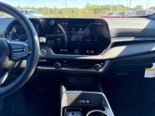 2026 Chevrolet Equinox LT - Photo 17