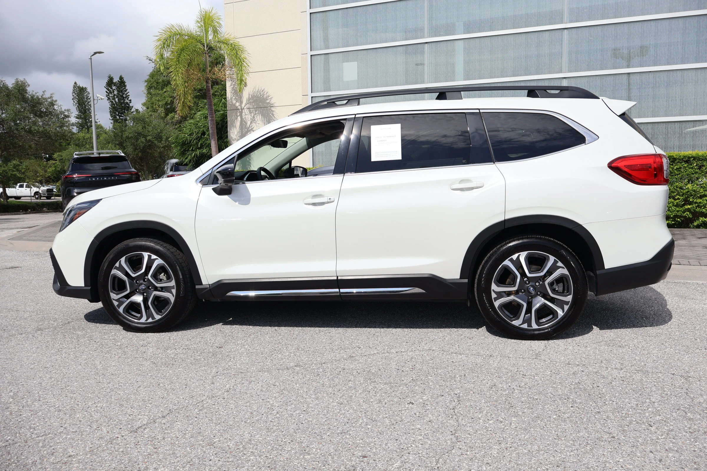 Used 2024 Crystal White Pearl Subaru Limited image 6