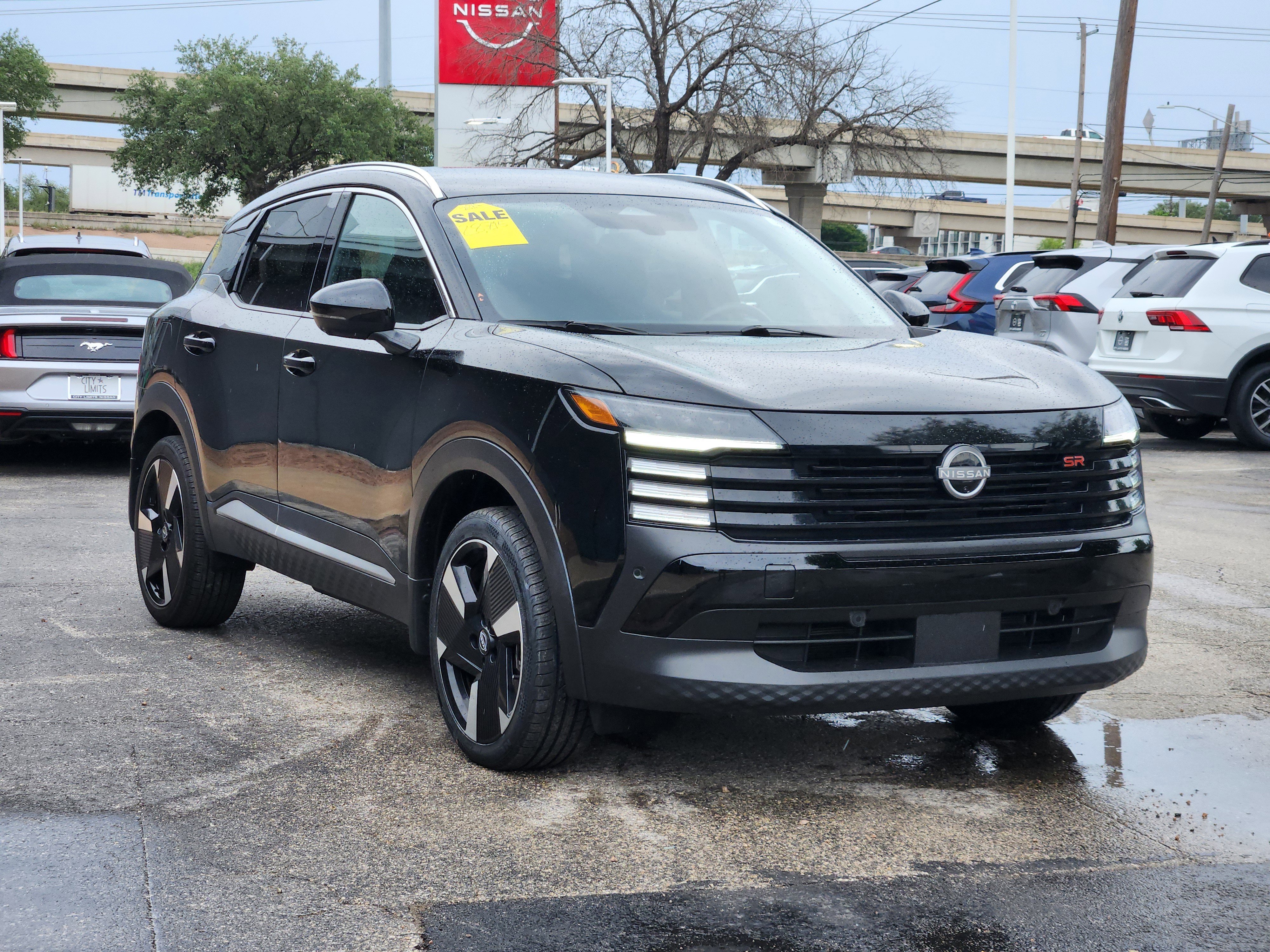 Certified Used 2025  Nissan SR image 3