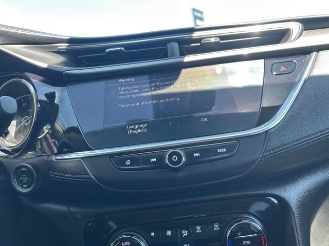 Used 2022 Rosewood Metallic Buick Select image 27