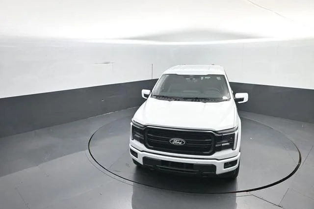 New 2026 Oxford White Ford Lariat® image 25