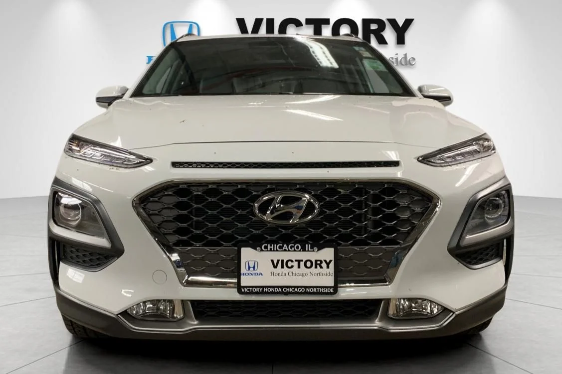 Used 2018 White Hyundai Limited image 8