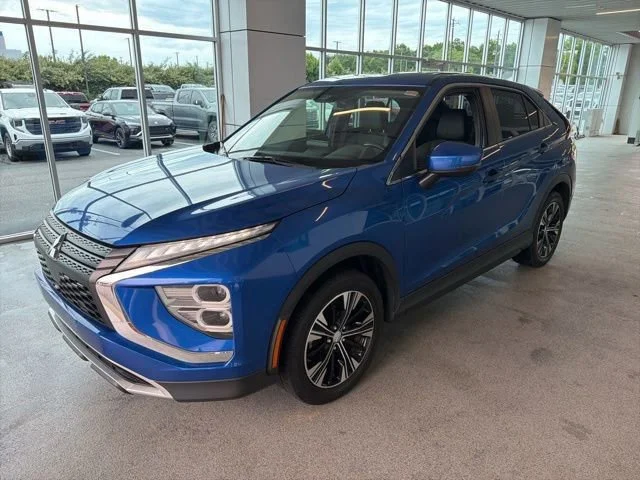 Used 2022 Blue Mitsubishi SE image 3
