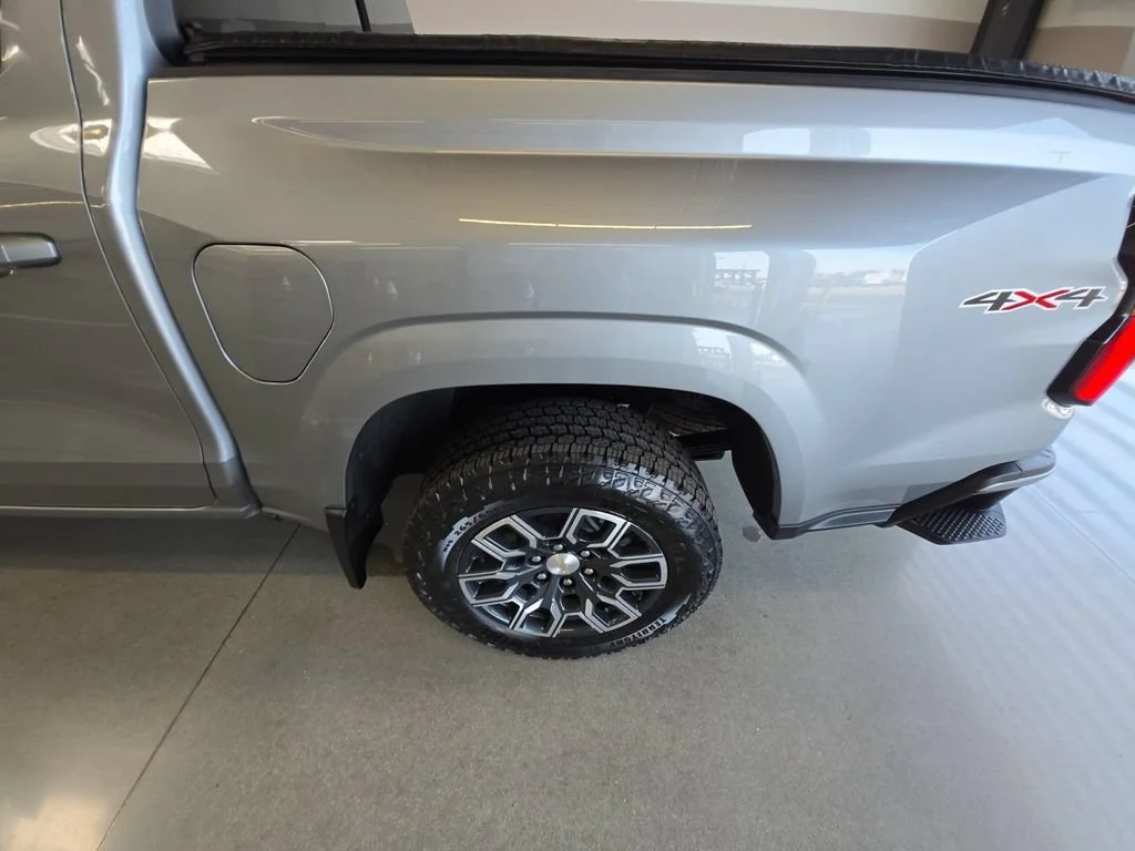 Used 2024 Sterling Gray Metallic Chevrolet LT image 26