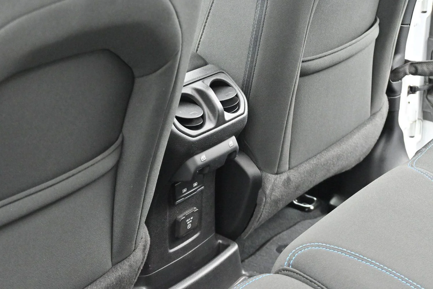 Used 2023 Bright White Clearcoat Jeep Rubicon image 30