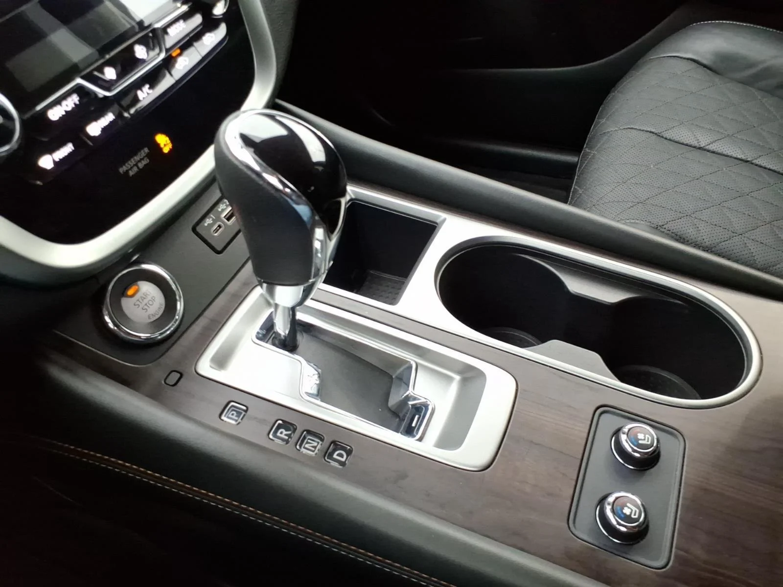 Used 2023 Super Black Nissan Platinum image 17