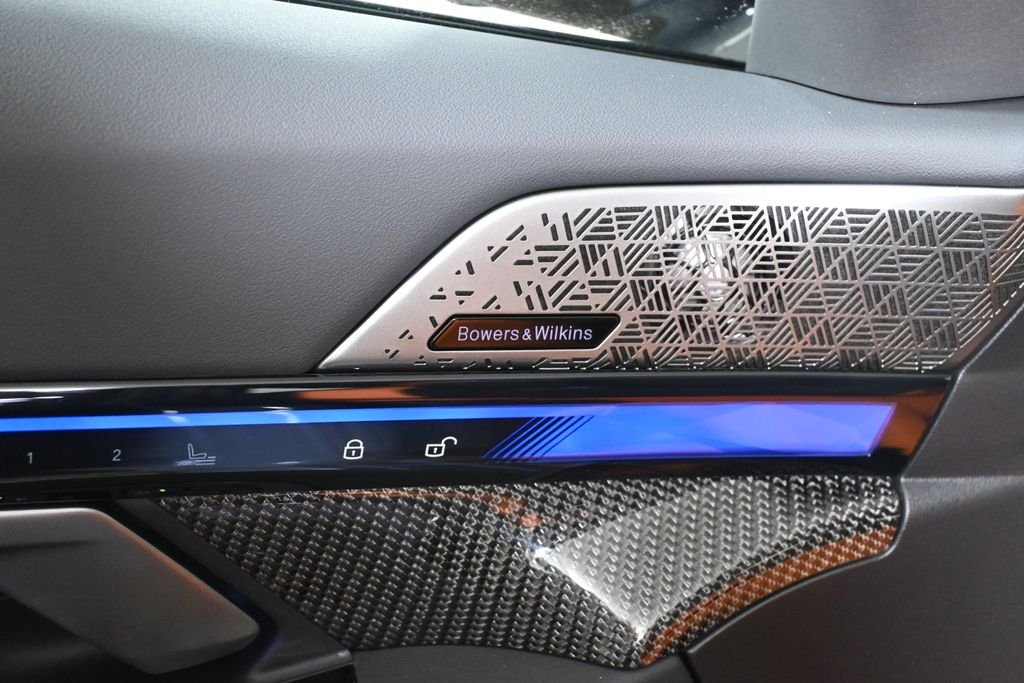 New 2026 Storm Bay Metallic BMW Base image 30
