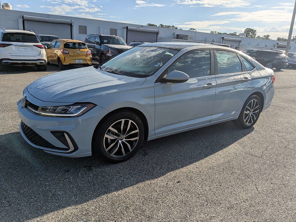 2025 Volkswagen Jetta SE - Photo 8