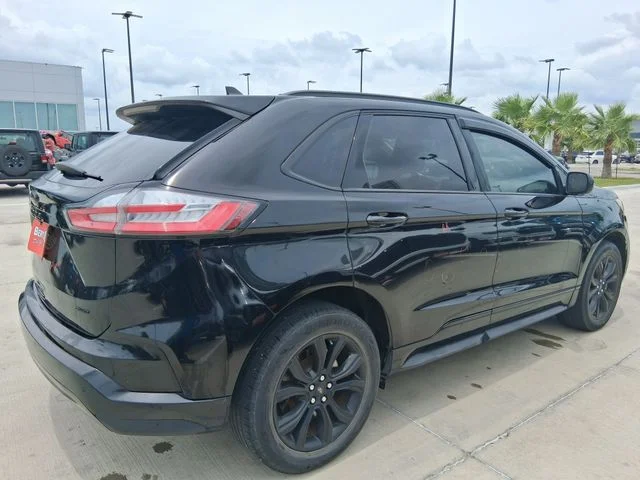 Used 2022 Black Ford SE image 7