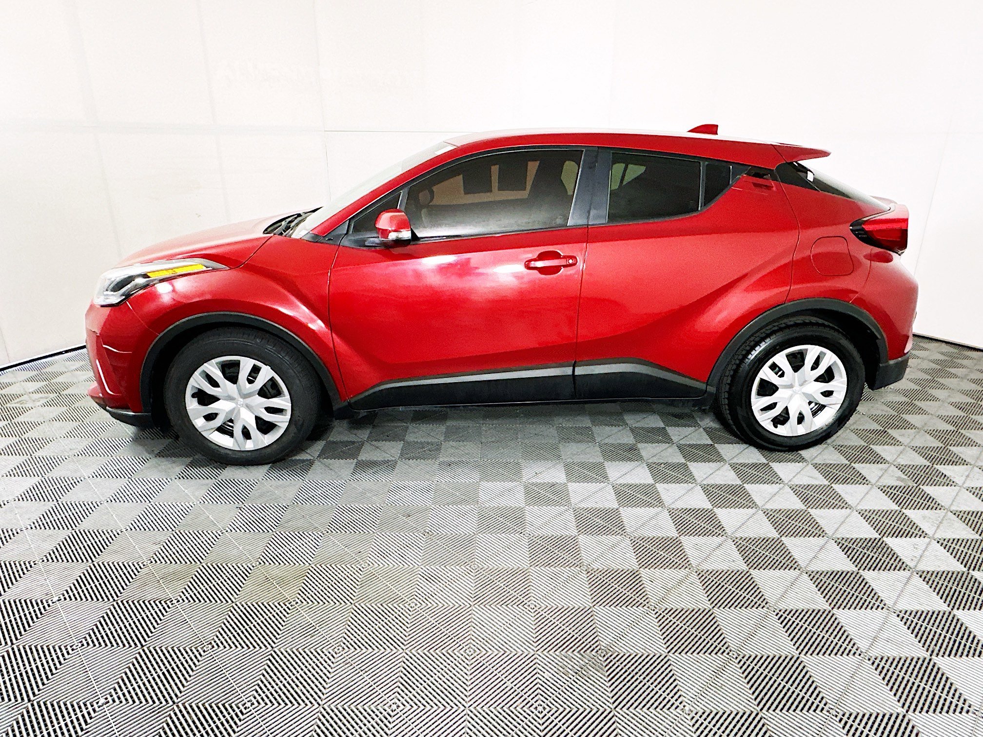 2020 Toyota C-HR thumbnail 8