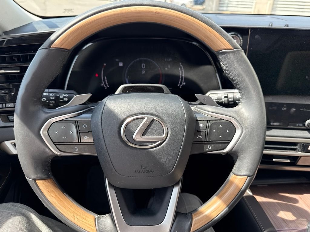 Used 2024 White Lexus 350 Luxury image 10