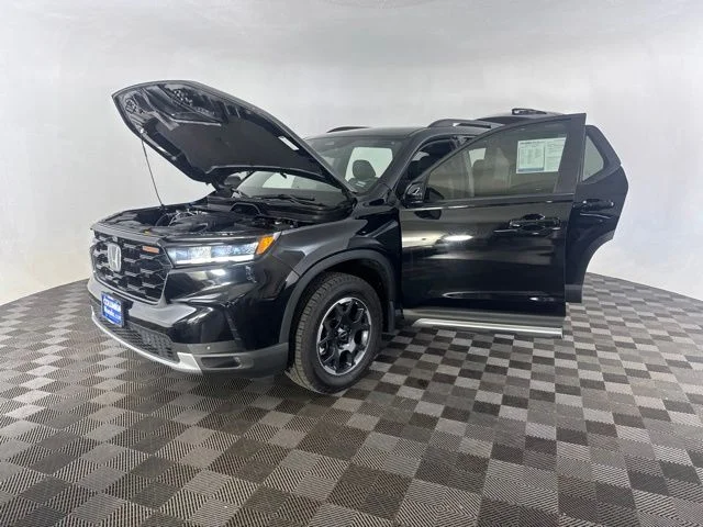 Used 2025 Black Honda TrailSport image 12