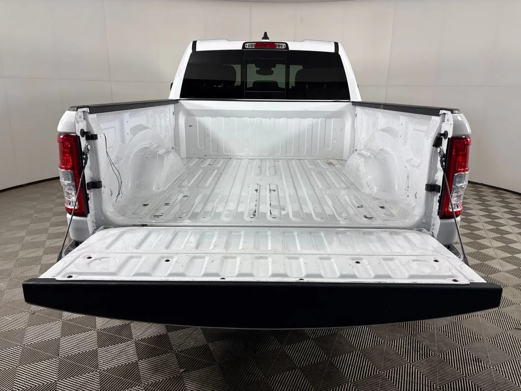 Certified Used 2021 White Ram Big Horn/Lone Star image 23