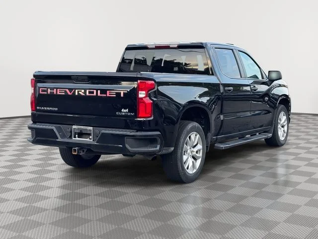 Used 2022 Black Chevrolet Custom image 6