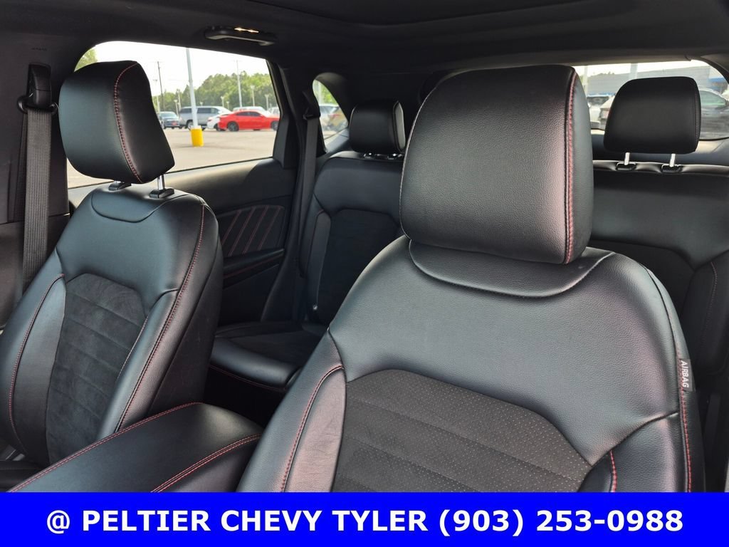 Used 2023  Ford SEL image 29