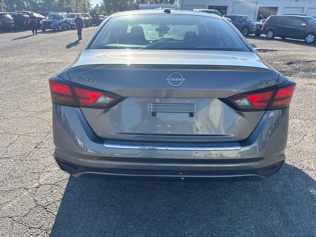 Used 2023 Gray Nissan 2.5 SV image 4