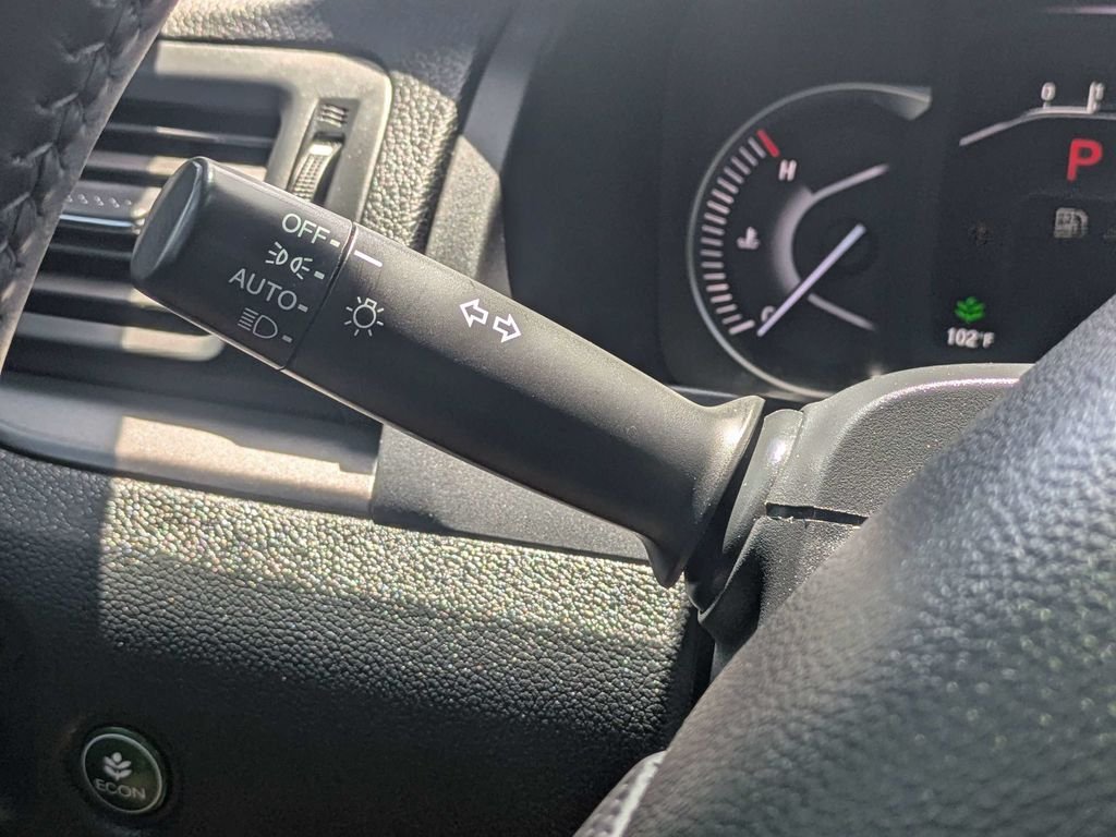 Used 2023 White Honda EX-L image 32