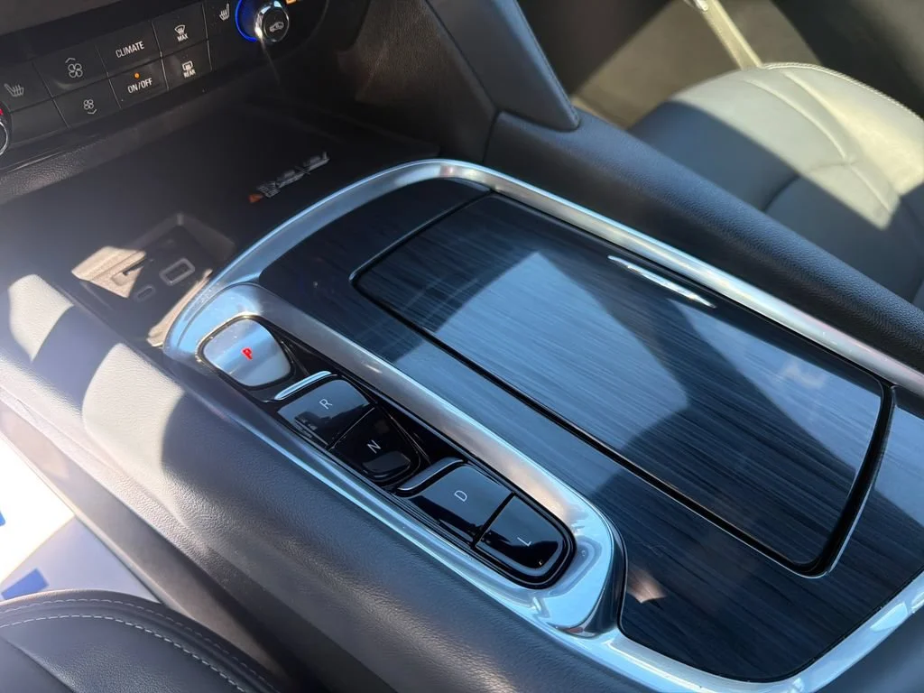 Certified Used 2022 Includes Pitch Dark Night lower exterior accent color.) Buick Essence image 24
