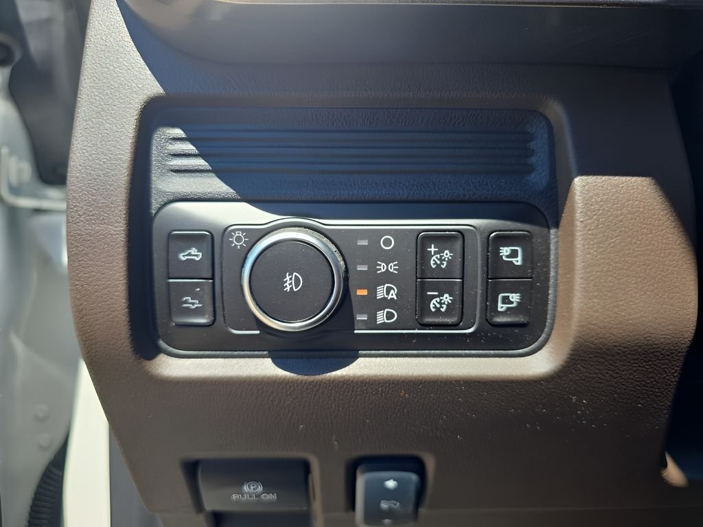 New 2026 Star White Metallic Tri-Coat Ford F-250® King Ranch® image 14