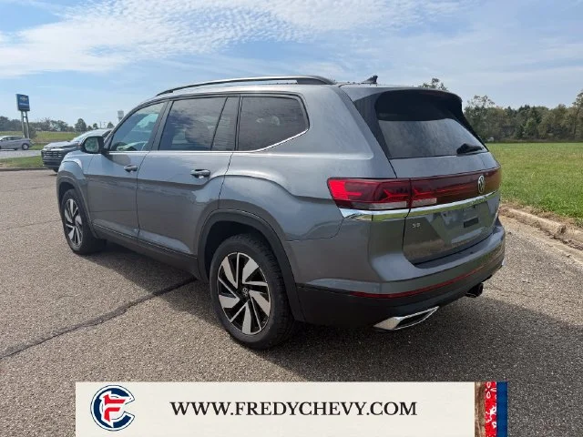 Used 2024 Gray Volkswagen 2.0T SE w/Technology image 7