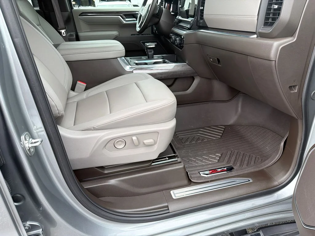 Used 2025 Gray Chevrolet LTZ image 13