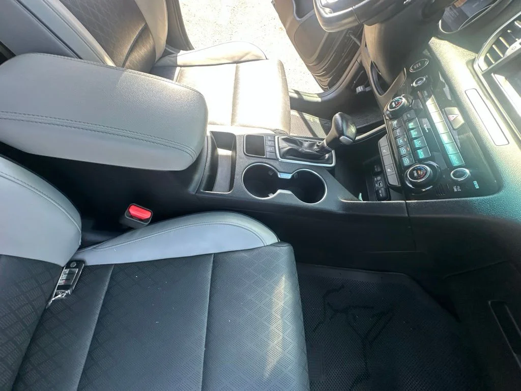 Used 2019 Red Kia EX image 36
