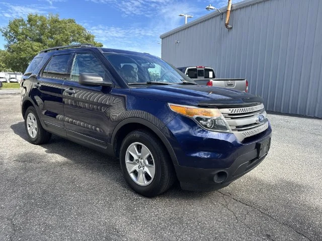 Used 2011 Blue Ford Base image 3