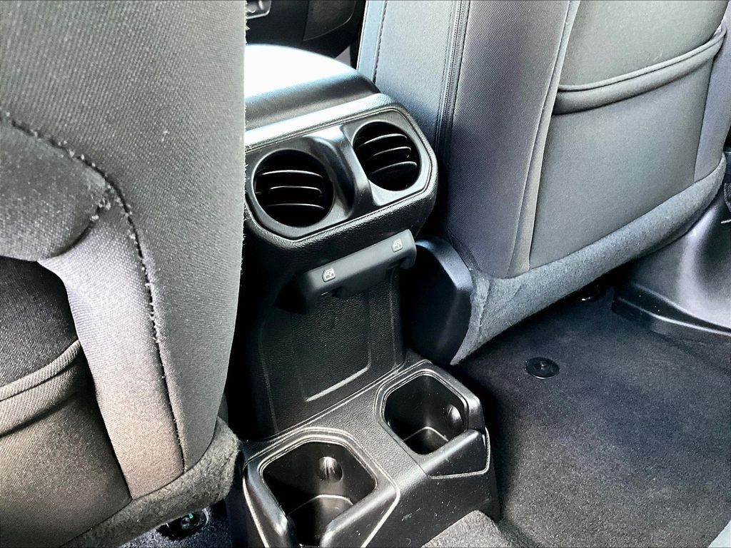 Used 2020 Gray Jeep Unlimited Sport Altitude image 10