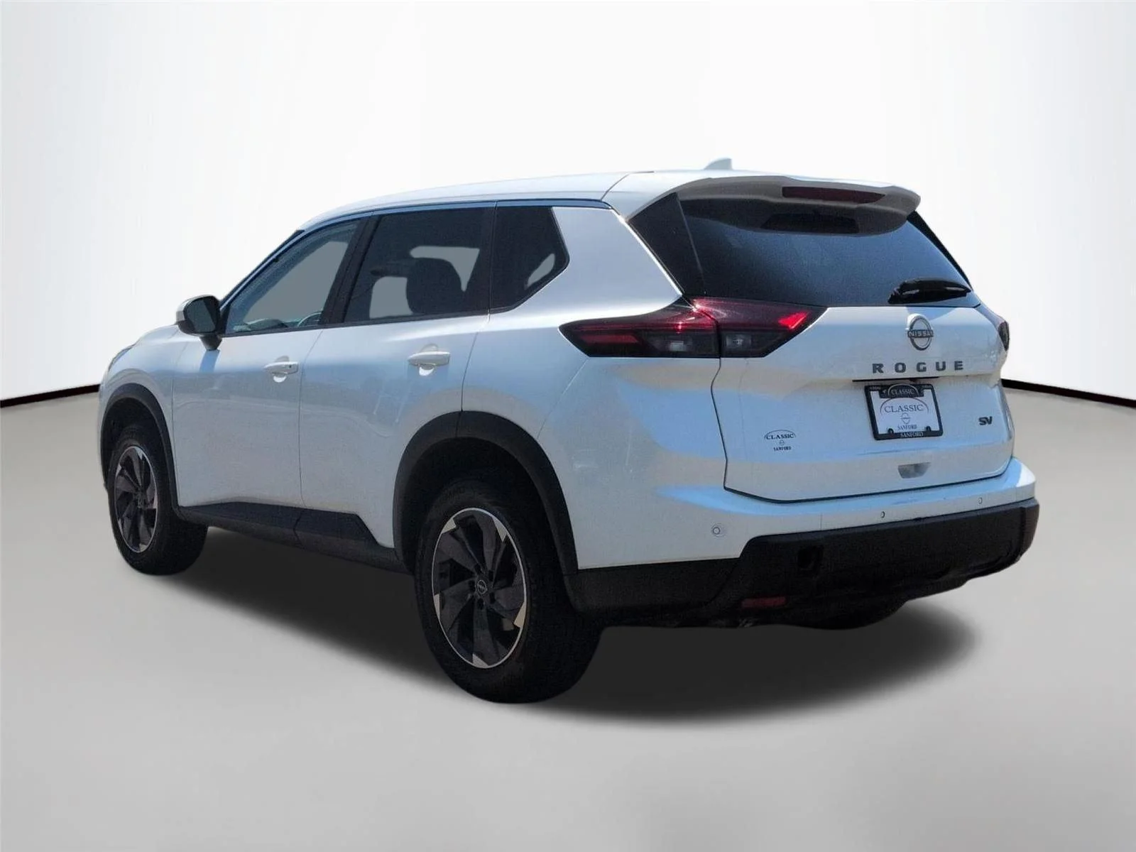 Used 2024 Everest White Pearl Nissan SV image 3