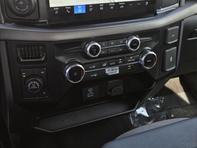 Used 2024 Gray Ford XLT image 19