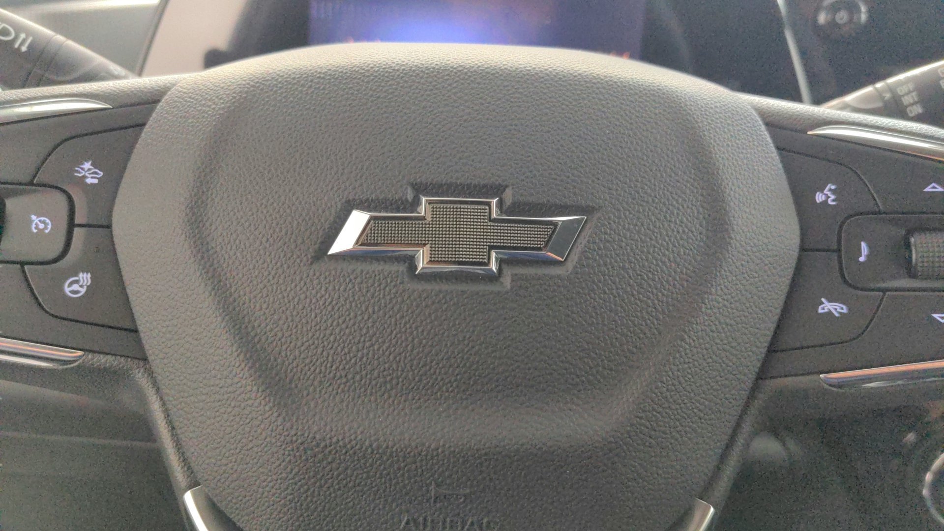 New 2026 Mosaic Black Metallic Chevrolet ACTIV image 24