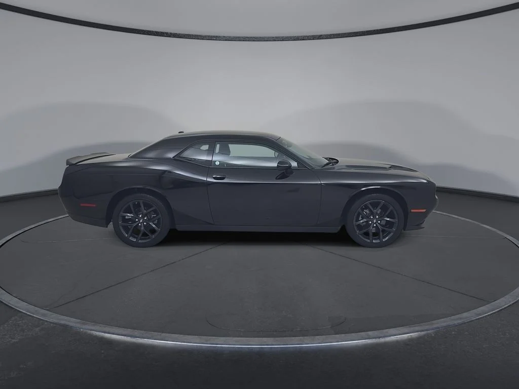 Used 2023 Black Dodge SXT image 19