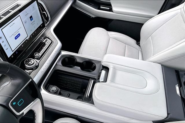 Used 2025 Black Ford Platinum image 15
