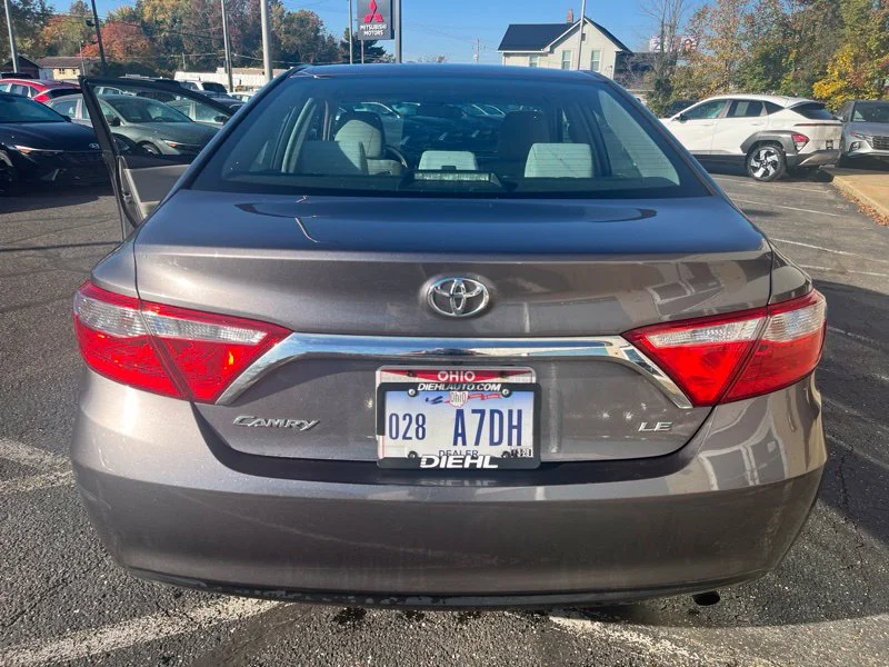 Used 2015 Gray Toyota LE image 6