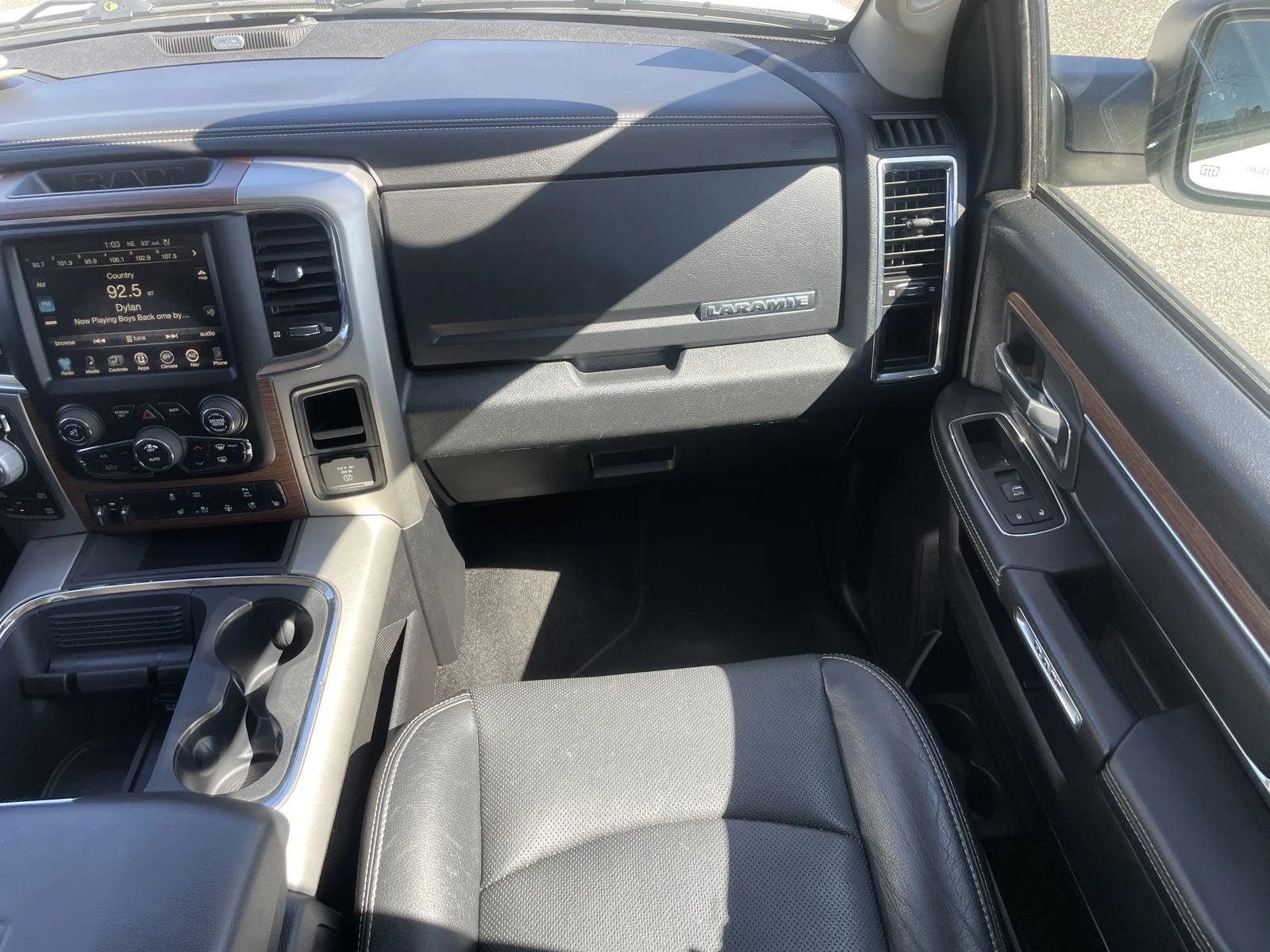 Used 2016 Pearl White Ram Laramie image 11