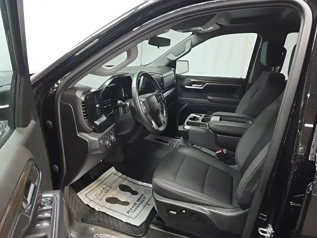 Used 2023 Black Chevrolet RST image 28