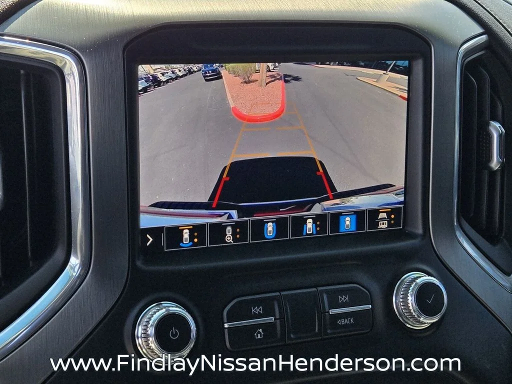 Used 2021 Silver GMC Denali image 28