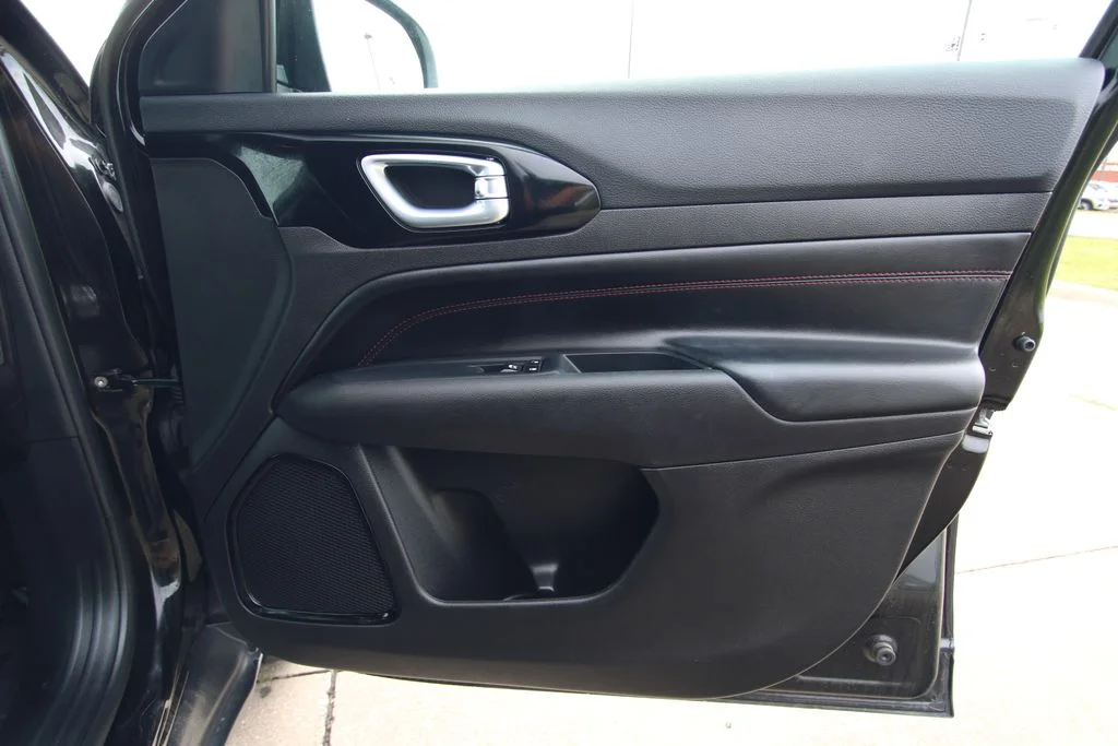Used 2025 Black Jeep Trailhawk image 38