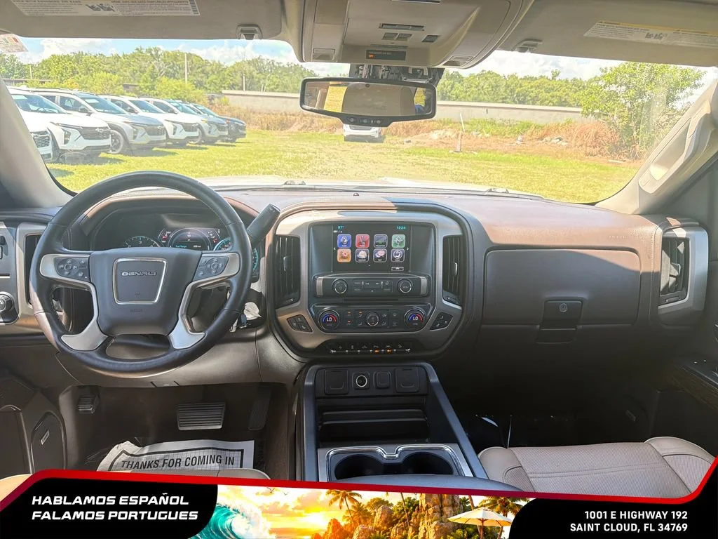 Used 2017 WHITE FROST TRICOAT GMC Denali image 23