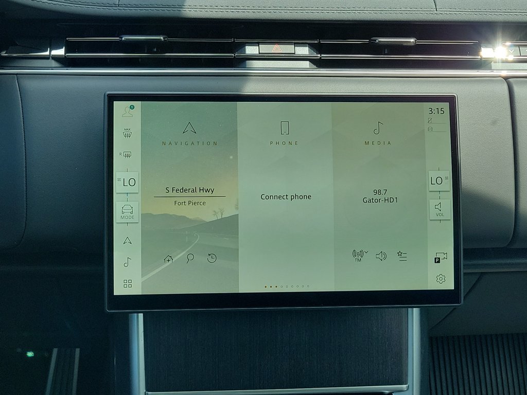 New 2026 Charente Grey Land Rover SE image 21