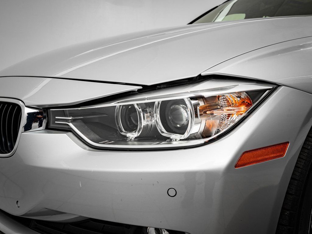 Used 2014 Glacier Silver Metallic BMW 328d xDrive image 16