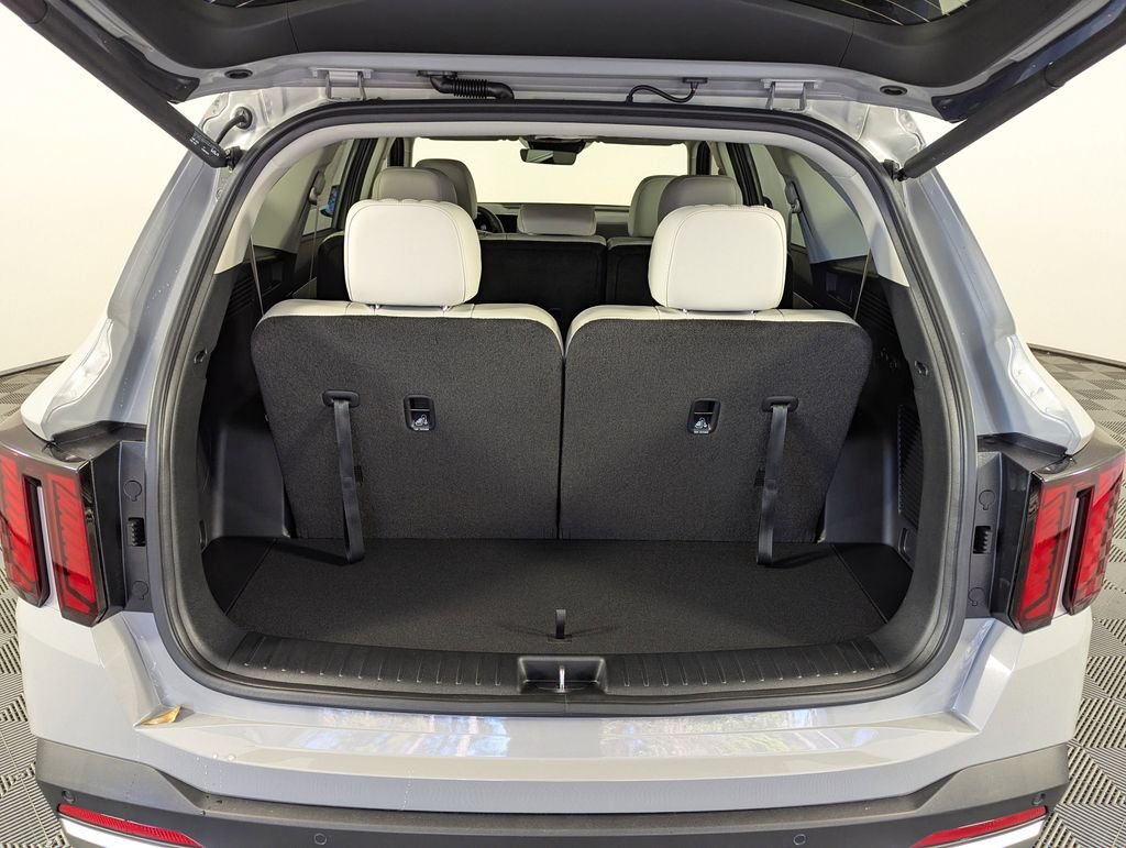 New 2026 Wolf Gray Kia EX image 30