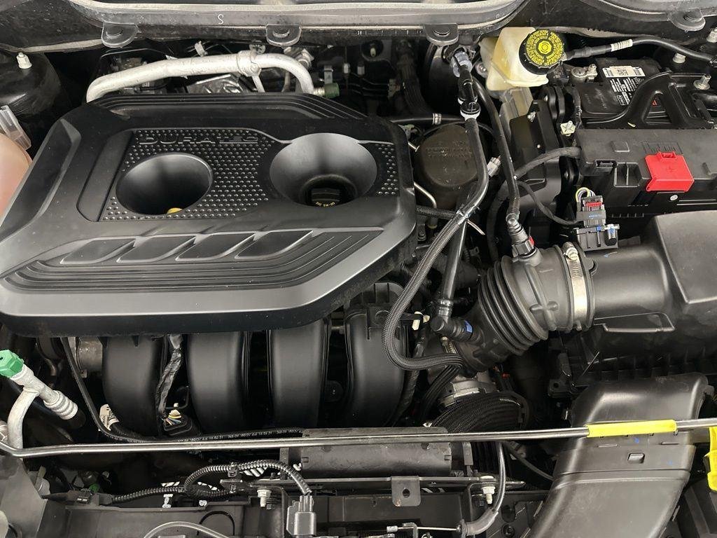 Used 2022 Shadow Black Ford SE image 28