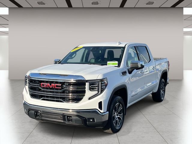 Used 2025 White GMC SLT image 8